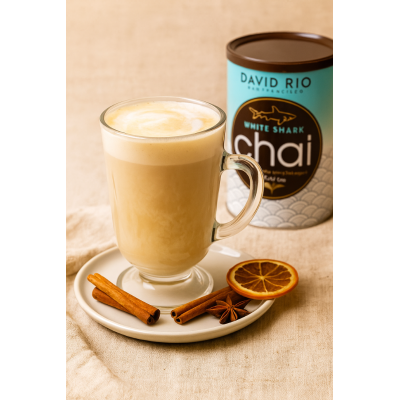 David Rio White Shark Chai Latte Mix – 398 g | Bílý čaj, koření
